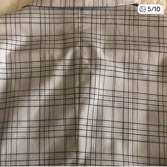 🤍🩶 Theory White and Gray Plaid Blazer 🤍🩶 - Picture 4 of 8